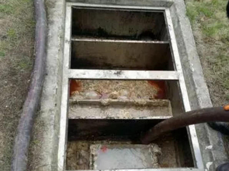 金银川路街道隔油池清理